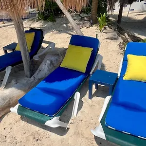Beachfront Hammock Heaven , Akumal Mexiko